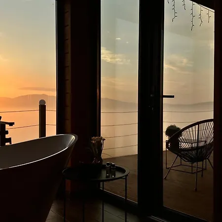 Holiday home Under Sky - з теплим басейном ,чаном-джакузі, панорамною ванною та Playstation 5 *